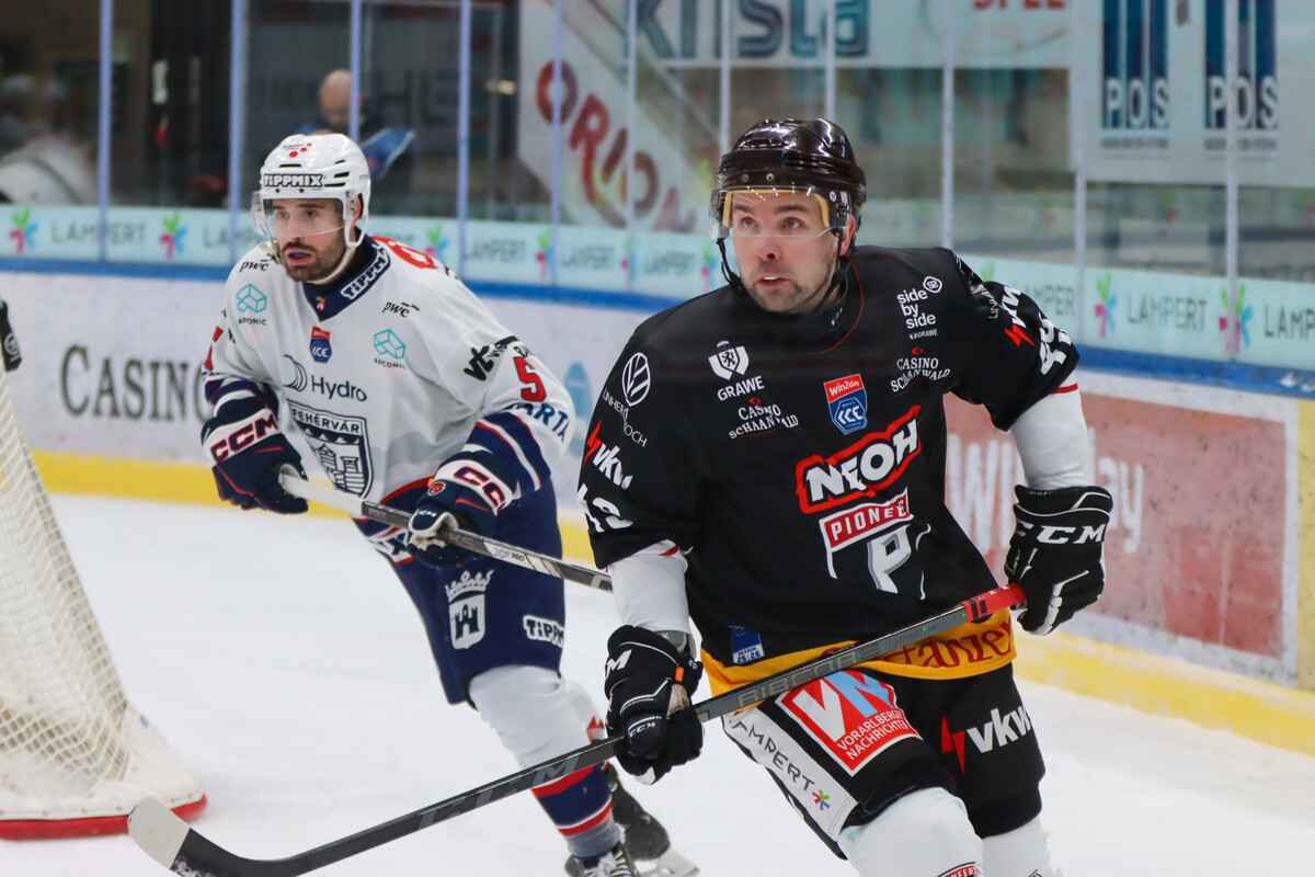 Die Erfahrung des 35-jährigen Letten Roberts Bukarts hilft. Sowohl er als auch Verteidiger Michael Kernberger überzeugten.⇒vn