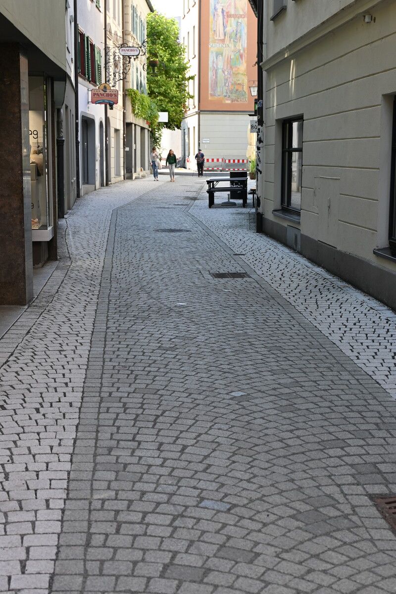 Die erneuerten Gassen präsentierten sich modern und barrierefrei. ⇒stadt