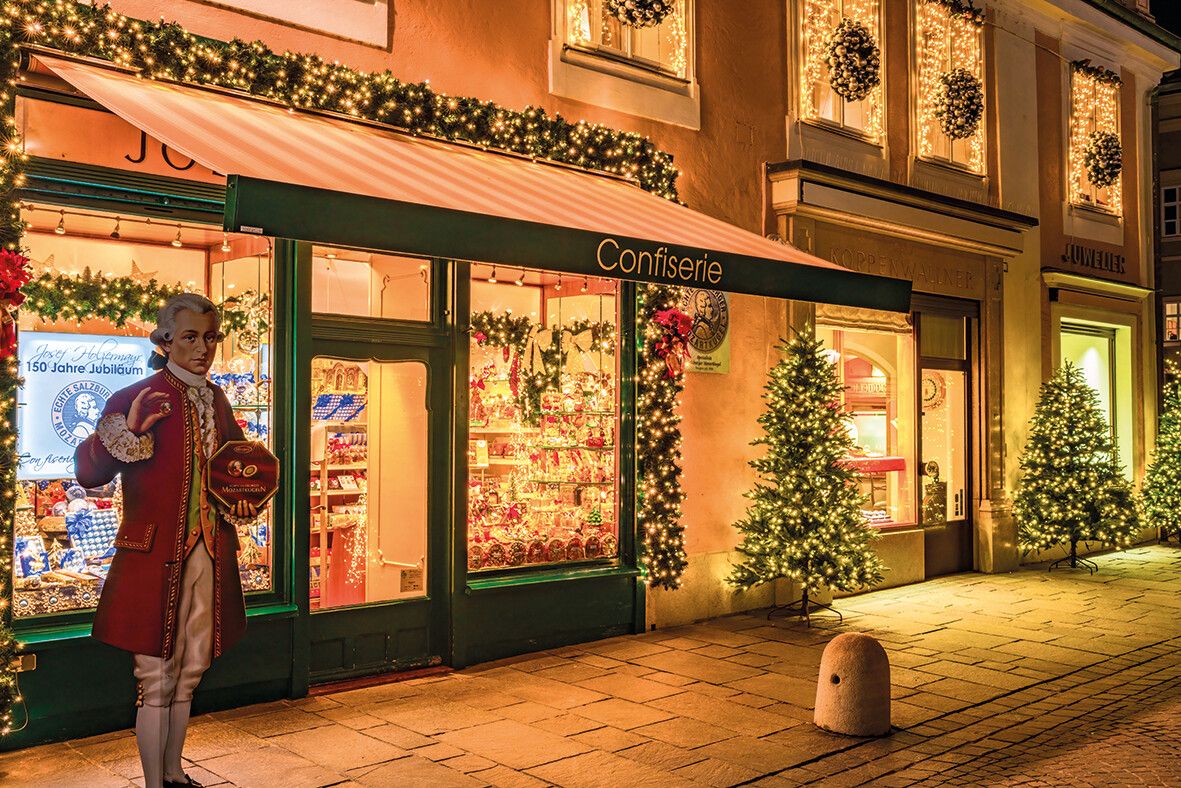 Die ganze Altstadt ist im Dezember weihnachtlich dekoriert.⇒Shutterstock