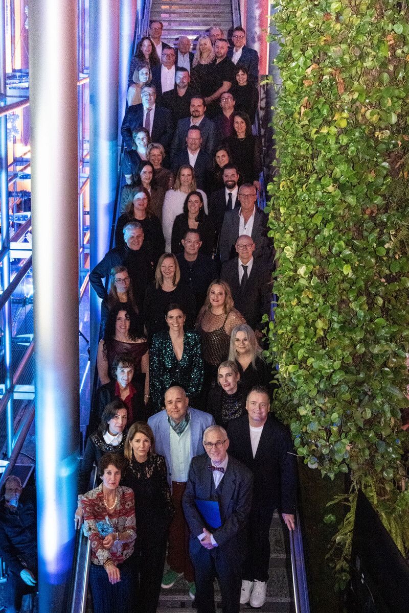 Die Jubilare versammelten sich zum traditionellen Stiegenfoto.⇒ Alexandra Serra