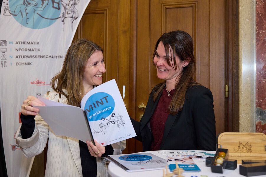 Die MINT Managerinnen Ildina Ortner (Bludenz) und Julia Sonderegger (Montafon).