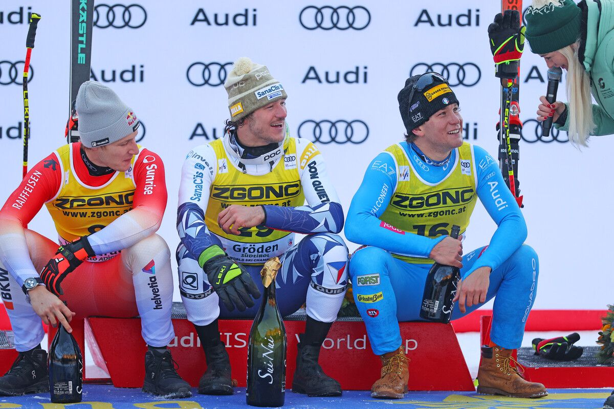 Die Top-3 Odermatt, Zabystřan und Franzoni hatten sichtlich Spaß bei den Siegerinterviews.⇒GEPA