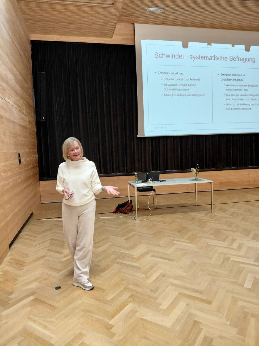 Dr. Ingrid Haderer-Matt informierte die Mitglieder von Vorarlberg 50Plus Buch umfassend über Ursachen und Therapien bei Schwindel. ⇒Vorarlberg 50Plus Buch