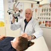 Gehörlose von Kürzungen stark betroffen