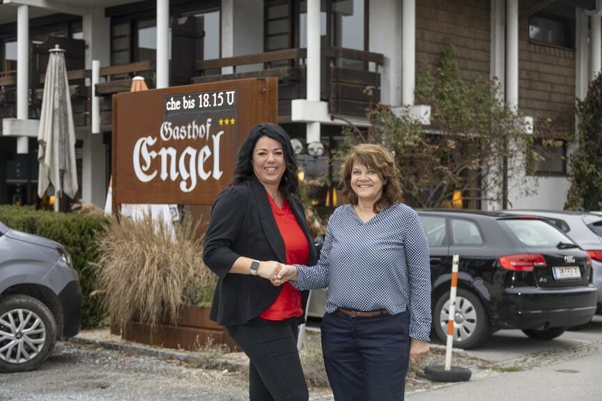 Ein Abschied und ein Neuanfang: Andrea Peter (r.) verabschiedet sich in den Ruhestand. Nadine Hörfarter startet mit großen Plänen. ⇒VN/Paulitsch (3)