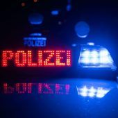 Raser auf Autobahn von Polizei verfolgt