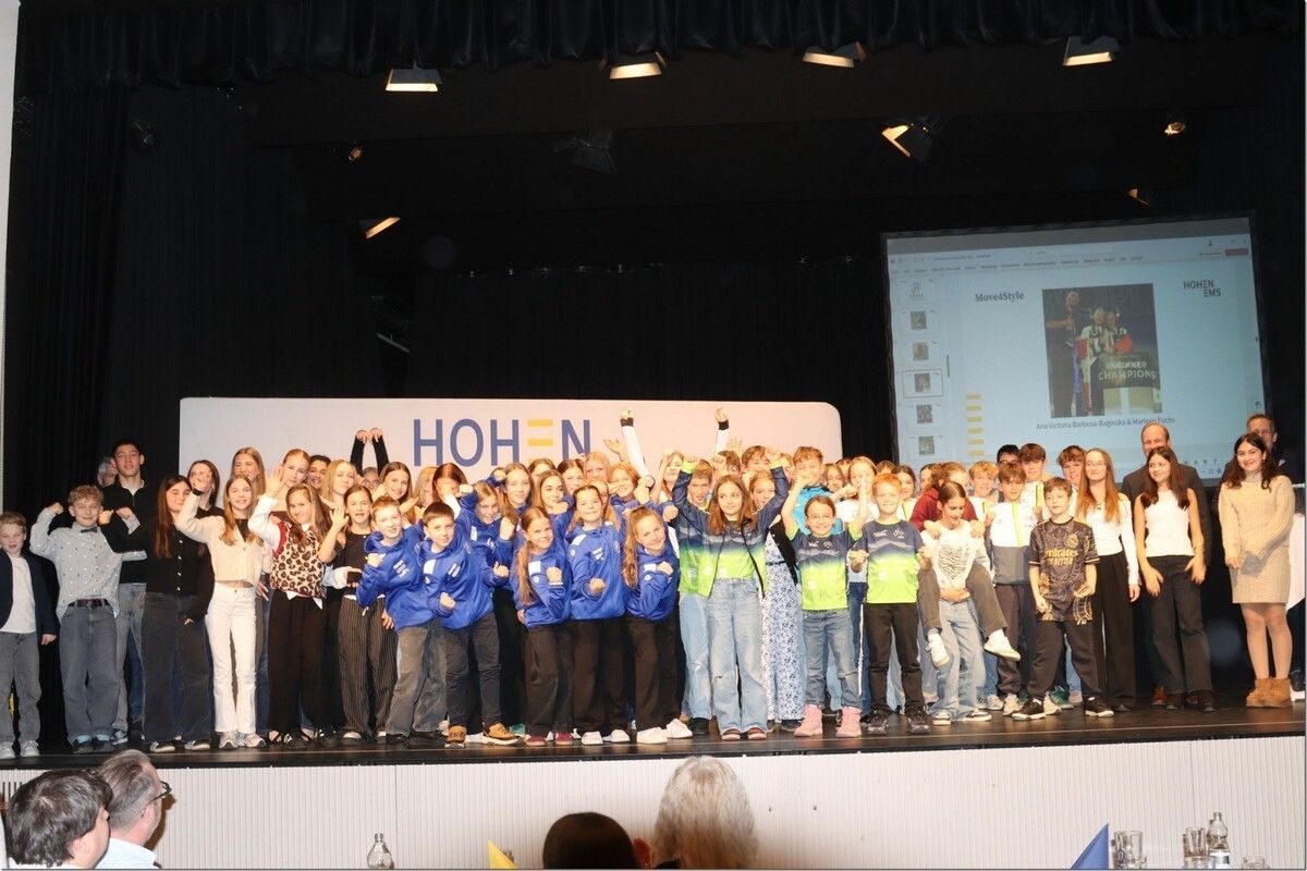 Fast 90 junge Hohenemser Sportlerinnen wurden im Löwensaal gebührend gefeiert.⇒ Thomas Knobel