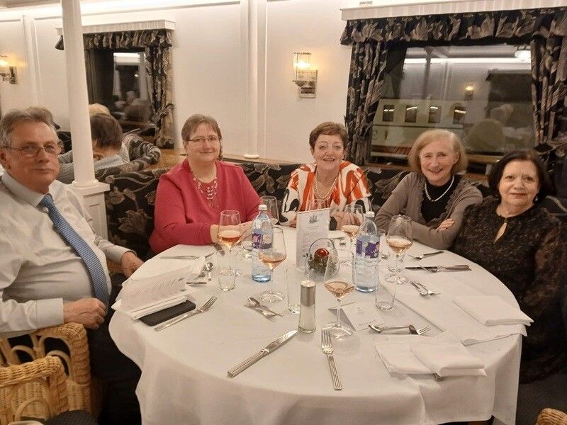 Festlich geschmückte MS Österreich: Der PVÖ Hard feierte Weihnachten stimmungsvoll am Bodensee.⇒ PVÖ Hard