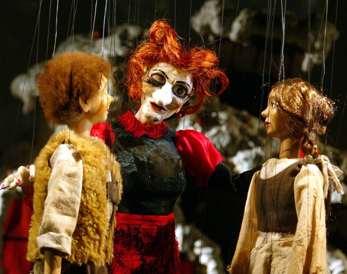 Drei Opern am seidenen Faden