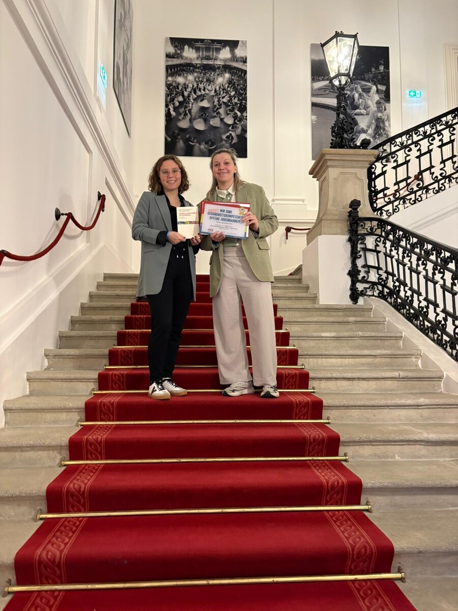 Freude bei der OJA Hard über die Auszeichnung in Wien. ⇒Stadt