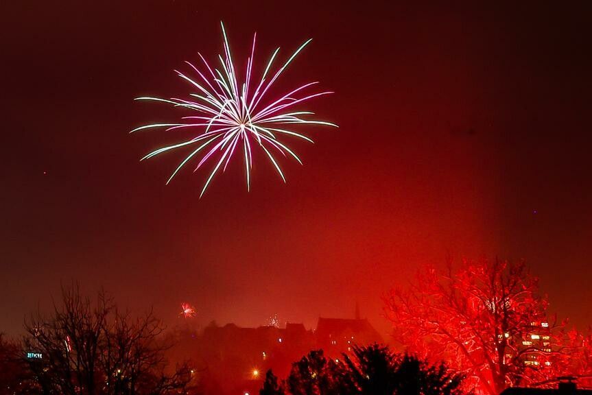 In den Wochen vor Silvester hört man auch heuer wieder meist am Abend Böller und Kleinfeuerwerk, kaum dass es dunkel wird. ⇒VN/Steurer