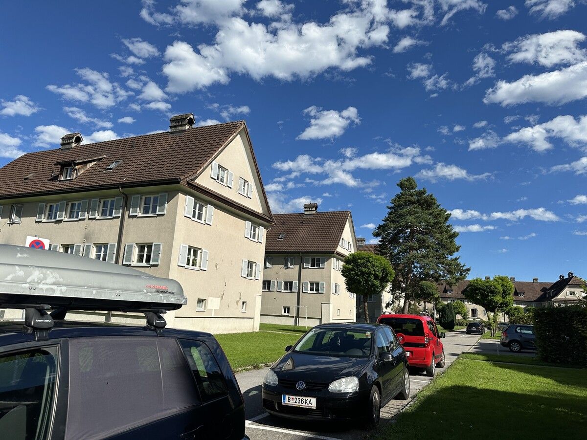 In der Südtirolersiedlung in Hard stehen derzeit 16 Wohnungen leer. Die Nachfrage ist laut Bürgermeister Martin Staudinger gering.⇒Vol.at