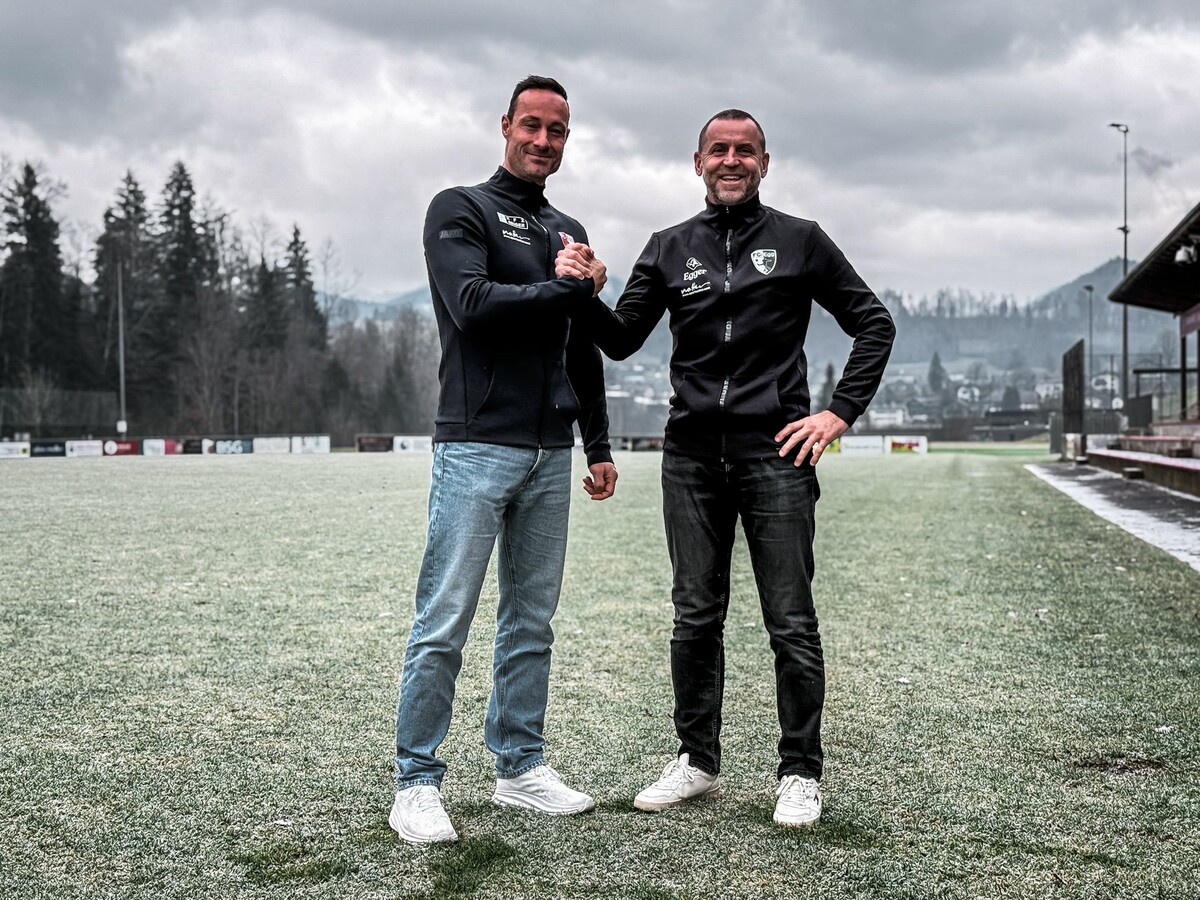 Joachim „Jokl“ Baur ist neuer Trainer beim FC Egg, links mit Sportchef Lukas Lang.⇒Verein