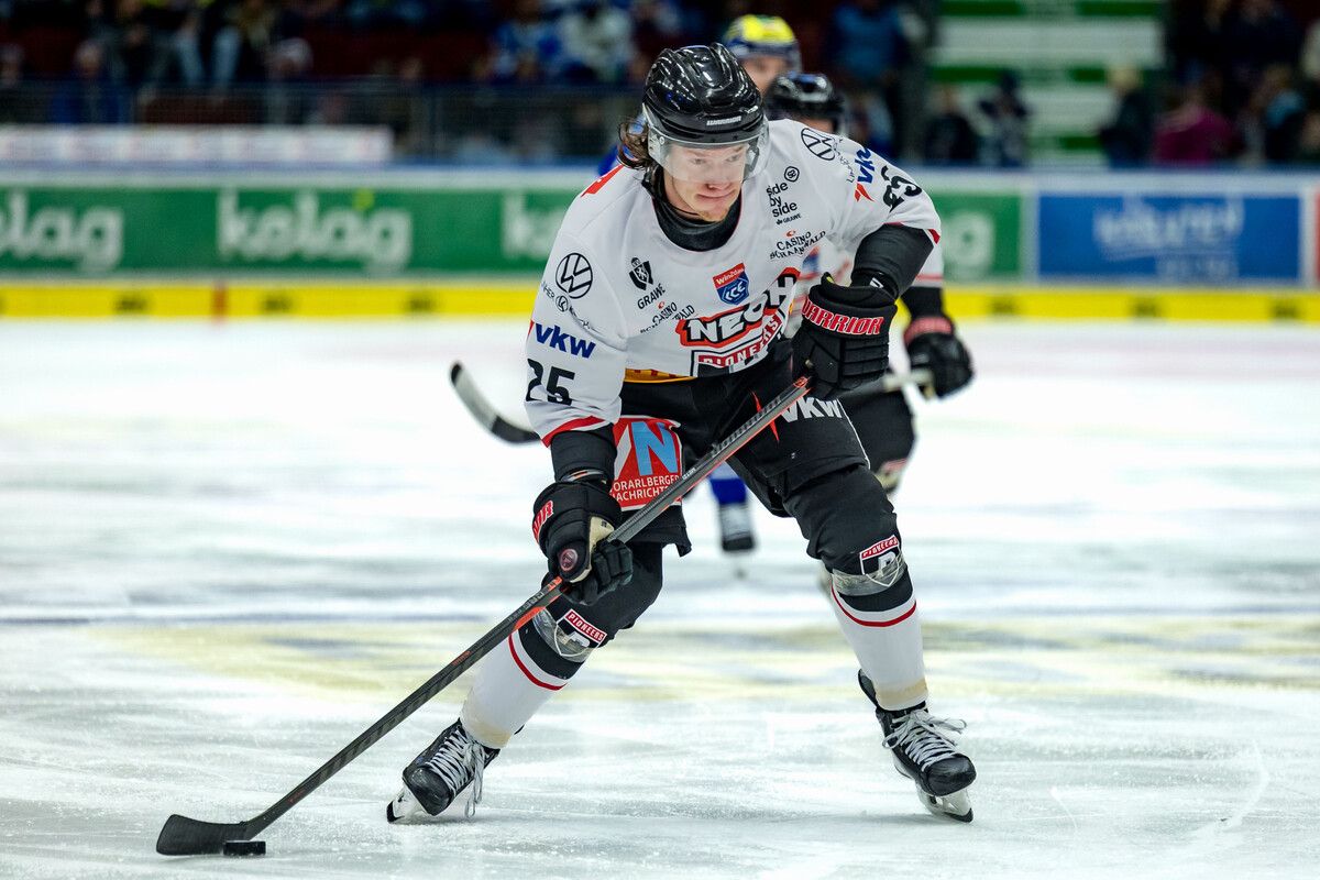 Julian Metzler möchte auf dem Eis wieder ein Ausrufezeichen setzen. Nach einer fast zweimonatigen Verletzungspause ist der 25-Jährige wieder mit dabei.⇒GEPA