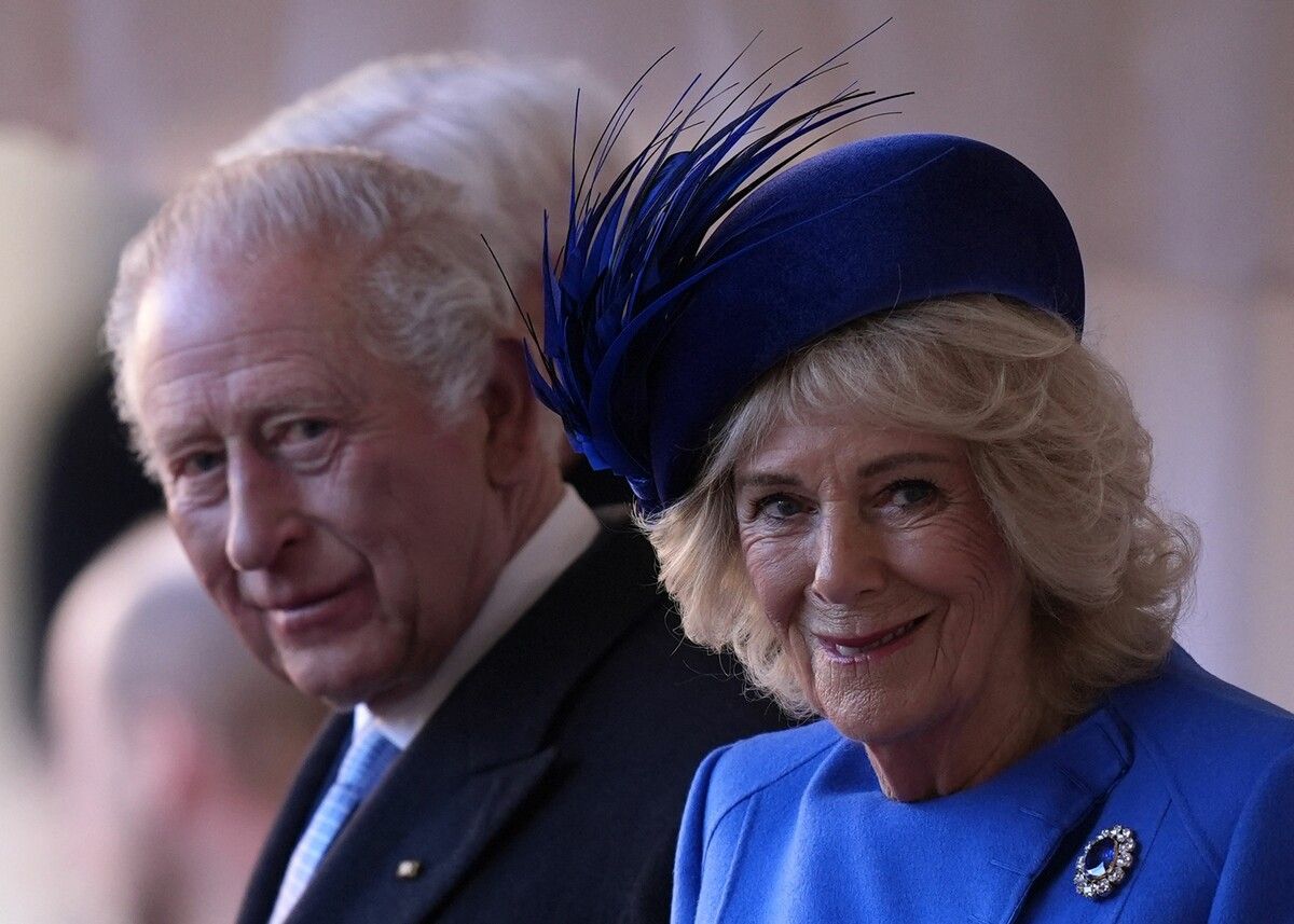 König Charles III. und Königin Camilla haben schon vor Wochen ihre traditionellen Festtagsgrußkarten verschickt.⇒afp