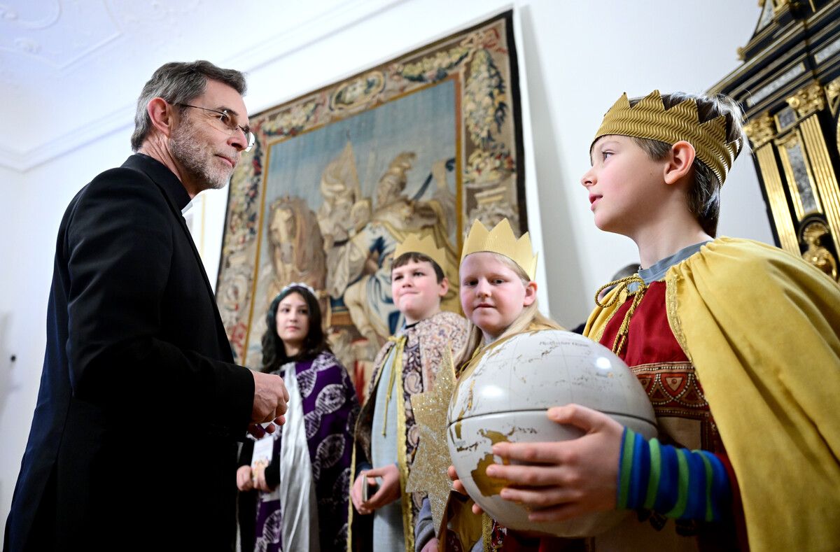 Königlicher Besuch bei Erzbischof Josef Grünwidl im Erzbischöflichen Palais in Wien. ⇒APA/ Schlager