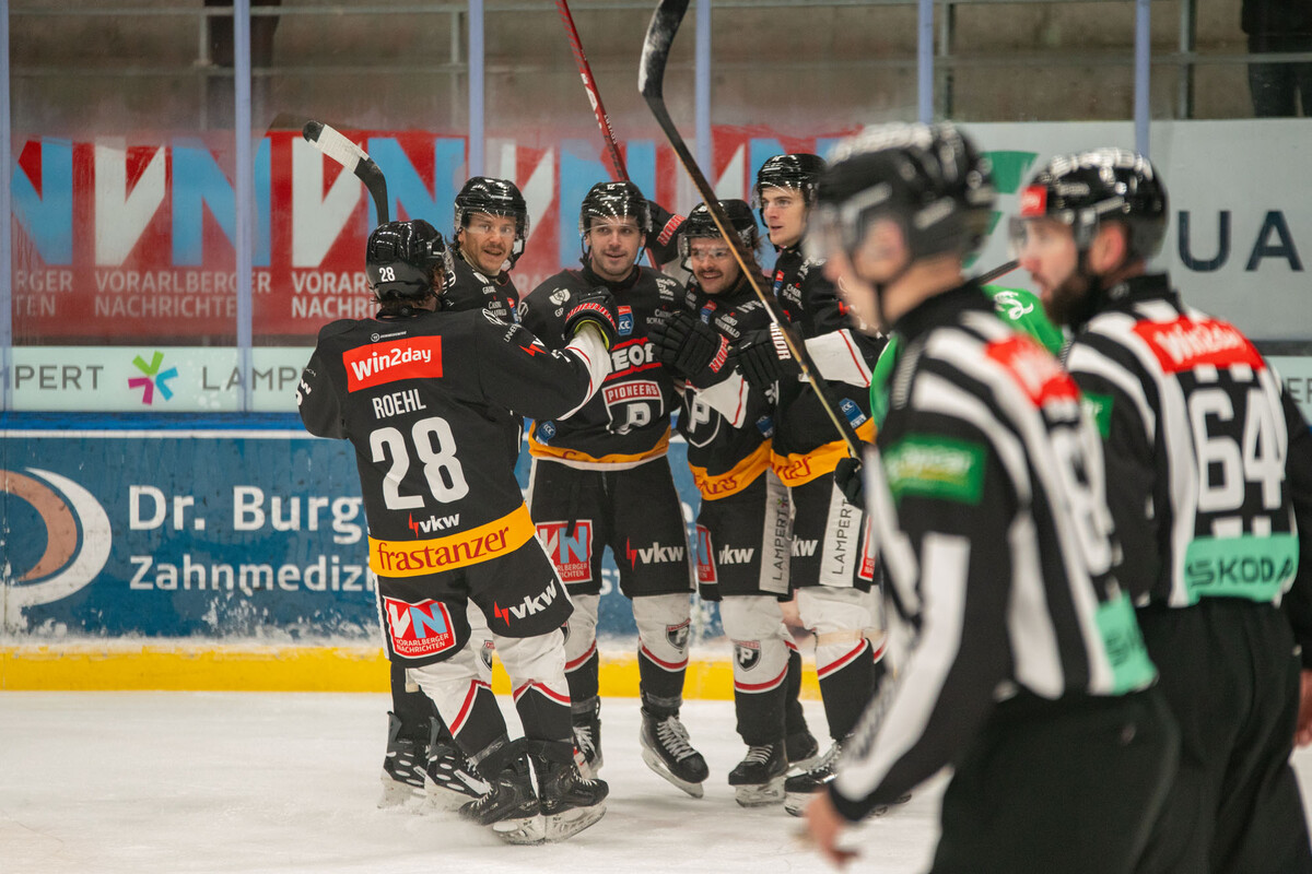 Kurz vor Weihnachten konnten die Pioneers über drei Punkte gegen Ljubljana jubeln. ⇒Verein/Rothmund