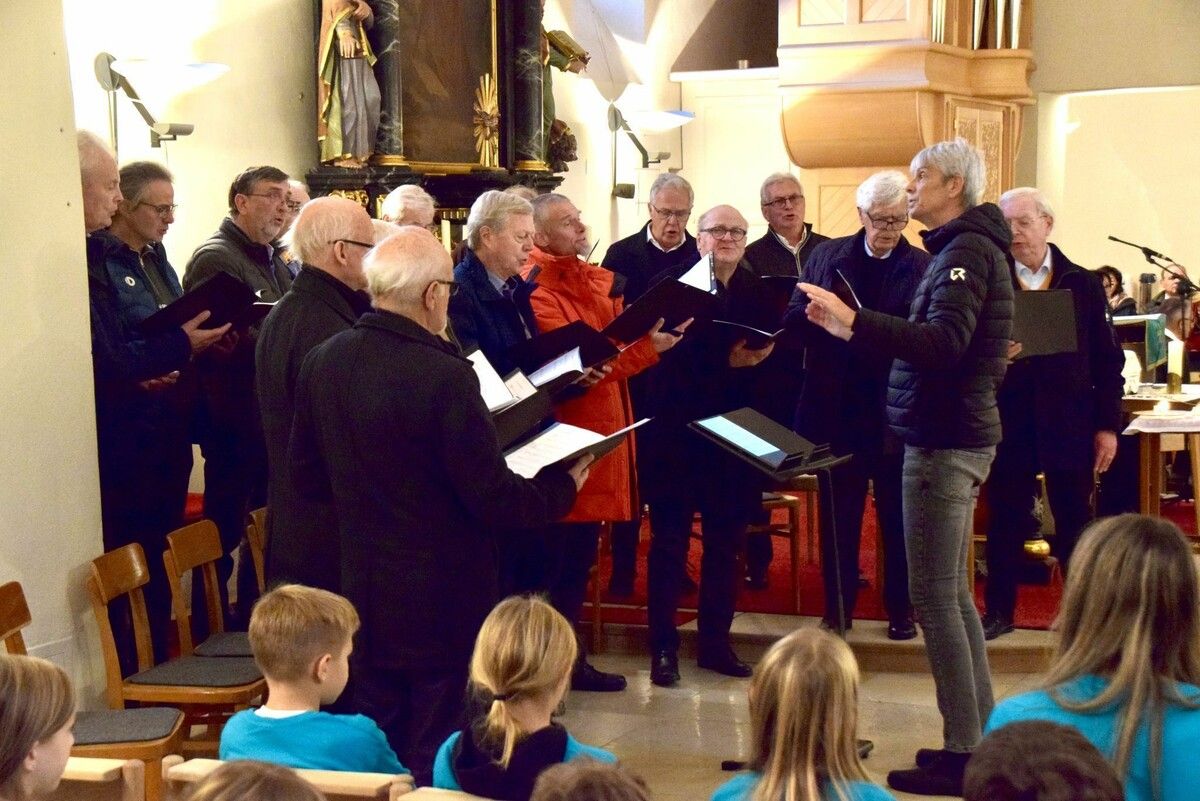 Mario Ploner dirigierte den Bludenzer Liederkranz.⇒sco (4)