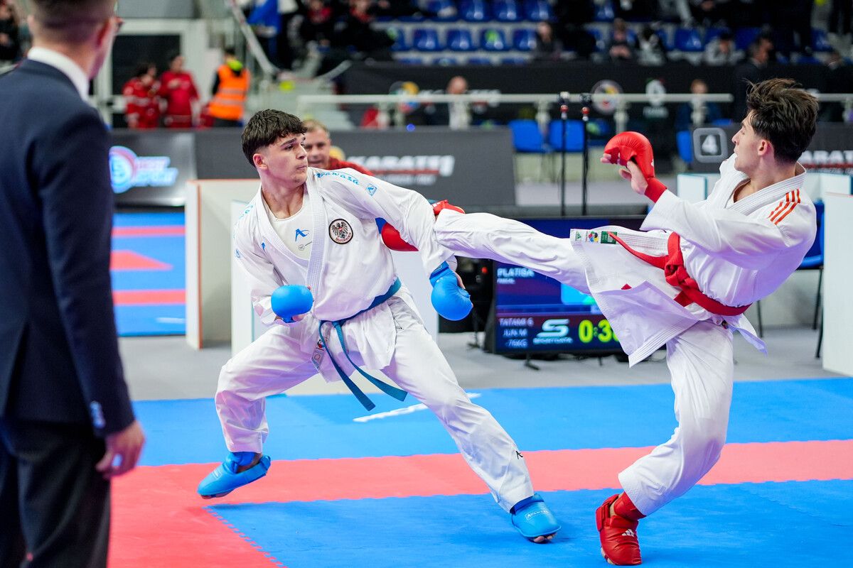 Pascal Platisa (l.) setzte in der Youth League ein Ausrufezeichen.⇒Karate Vorarlberg