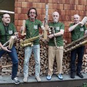 Festliche Saxofon-Melodien erfüllen die Alpenstadt