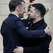 Selenskyj bei Macron, Witkoff bei Putin