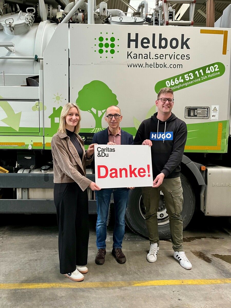 Spende Das Lustenauer Unternehmen Helbok unterstützt die Caritas Vorarlberg mit einer Spende, die speziell für benachteilige Kinder und Familien eingesetzt wird. Geschäftsführerin Eva Helbok-Mayer und Betriebsleiter Andreas Helbok übergaben den Scheck in Höhe von 4000 Euro an Caritasdirektor Walter Schmolly. Helbok
