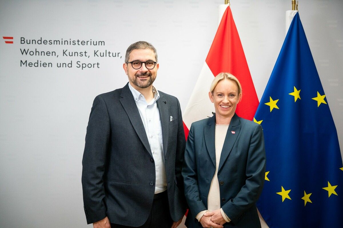 Sportstaatssekretärin Michaela Schmidt mit Marcel Chahrour.⇒apa