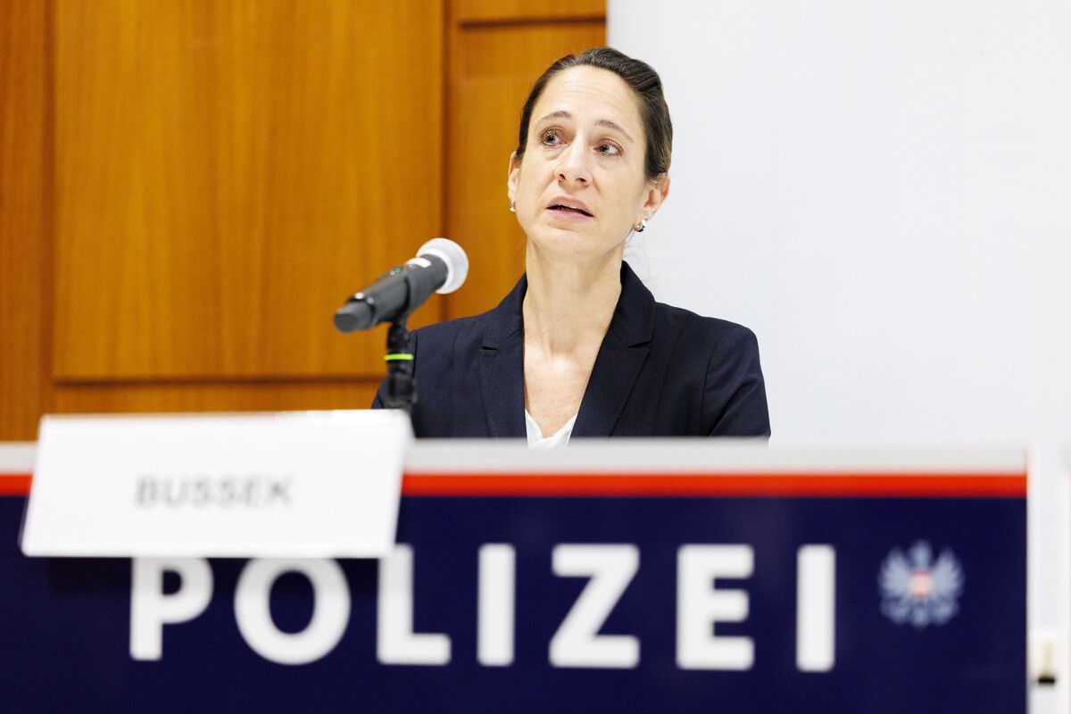 Staatsanwältin Bussek informierte bei einer Pressekonferenz.⇒Apa