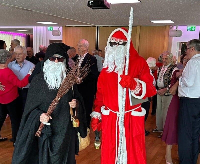 Tanz, Musik und Nikolausbesuch sorgten für einen unvergesslichen Nachmittag im Tanzcafé Talou.⇒ PVÖ Vorarlberg