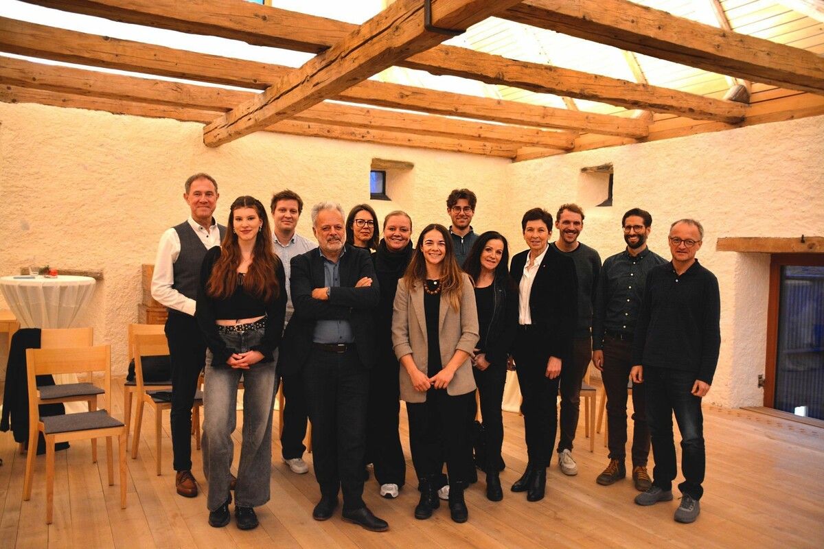 Teilnehmer der Diskussion.⇒hab