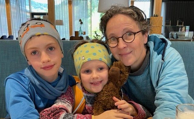 Teresa Peter mit ihren Kindern Albin (12) und Annika (9). ⇒Peter