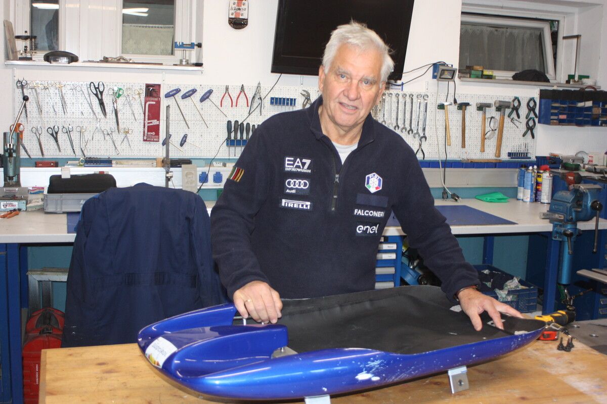 „Tüftler“ Erich Schmied in seiner hauseigenen Werkstatt in Rankweil.⇒Knobel