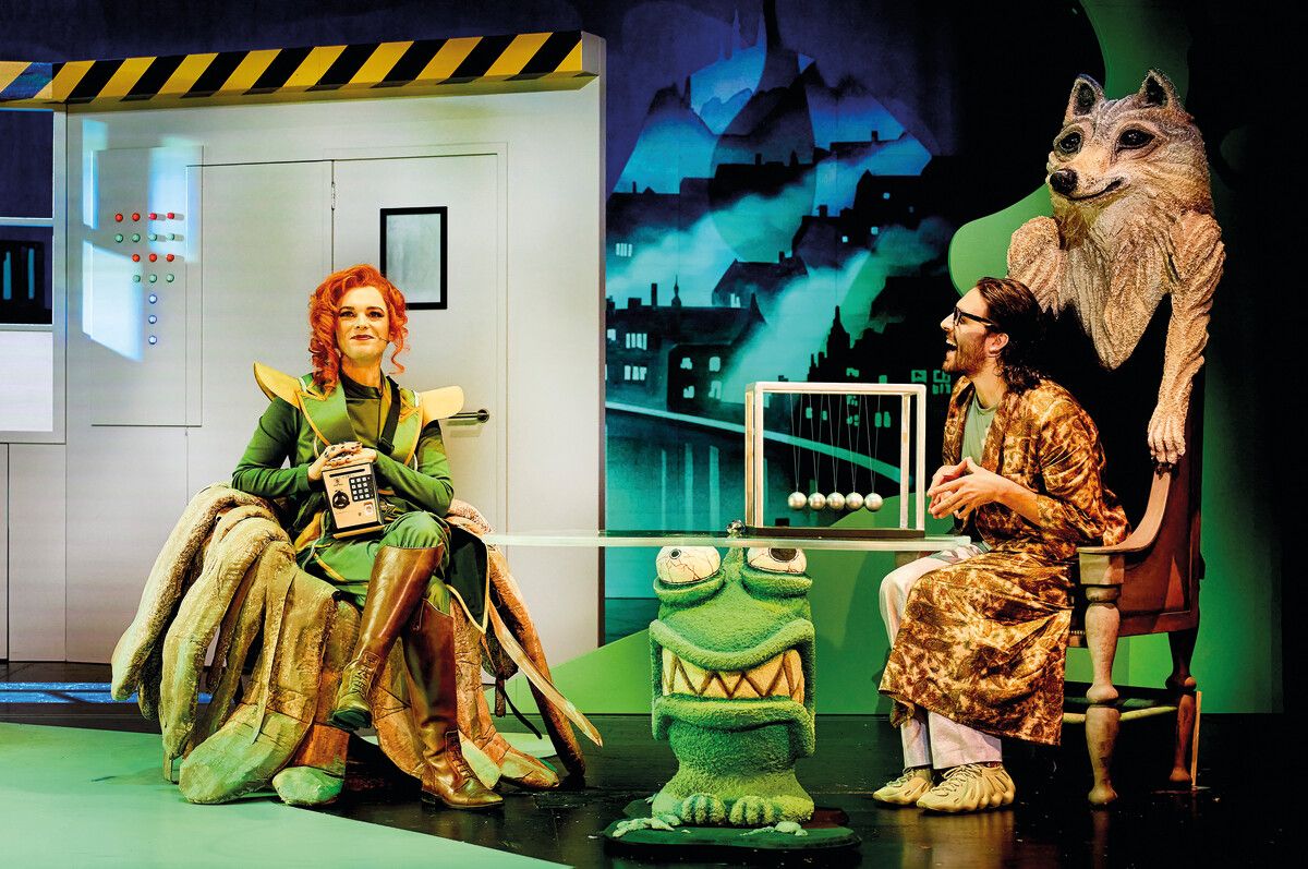 VN-Abonnent:innen können je vier Karten gewinnen für die VN-Familienvorstellung von „Der satanarchäolügenialkohöllische Wunschpunsch“ am 3. Jänner 2026.⇒Anja Koehler