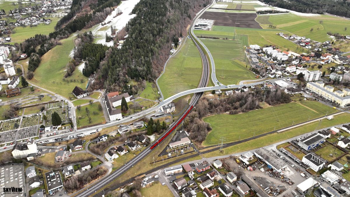 Vom Bahnhof Bludenz in Richtung Arlberg wird die Trasse verlegt und zweigleisig ausgebaut.