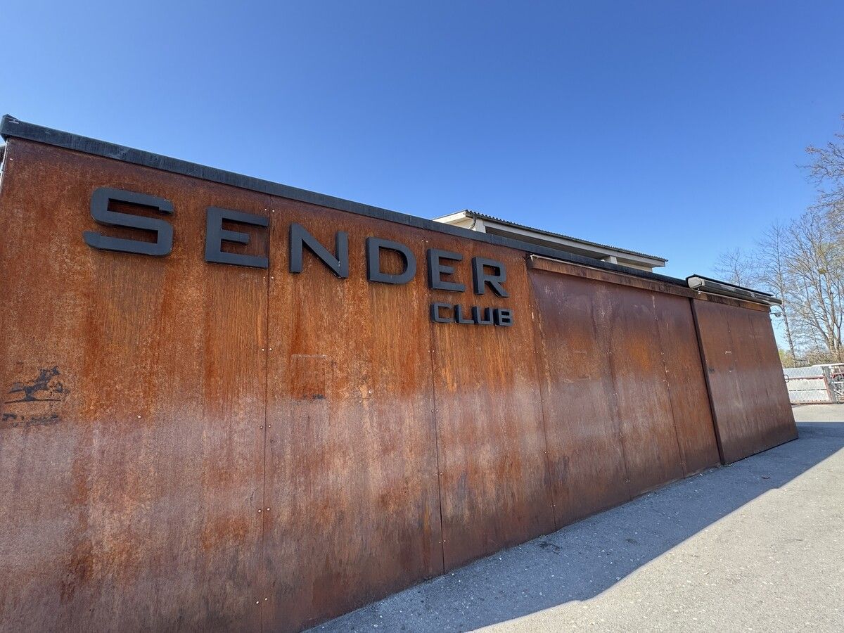 Vor dem Senderclub kam es Sonntagfrüh zu einer Keilerei.⇒ VOL.at