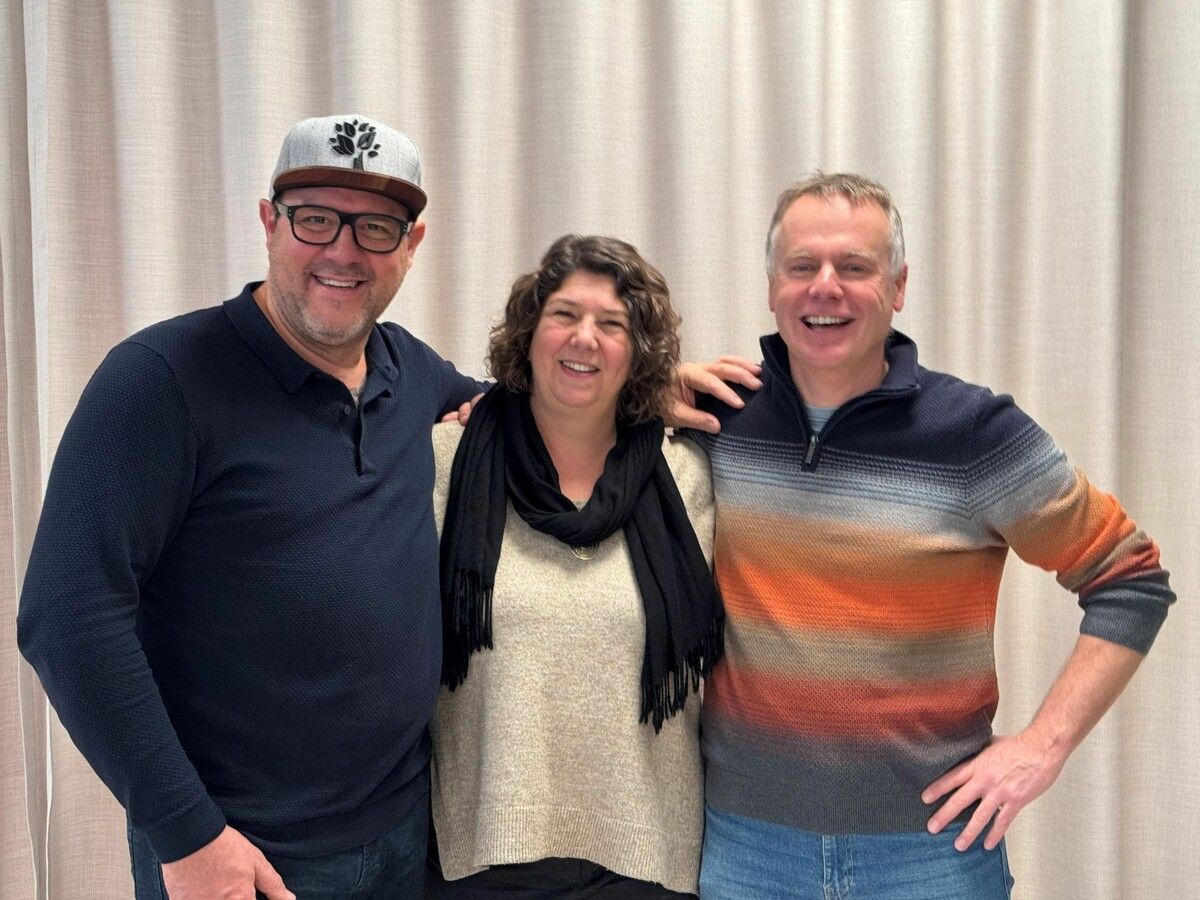 Wolfgang Raich (l.) ist ein Teamplayer – hier mit Sandra Küng (herz.com Mariahilf) und Thomas Hebenstreit (herz.com Satteins und Feldkirch). ⇒Caritas (4)