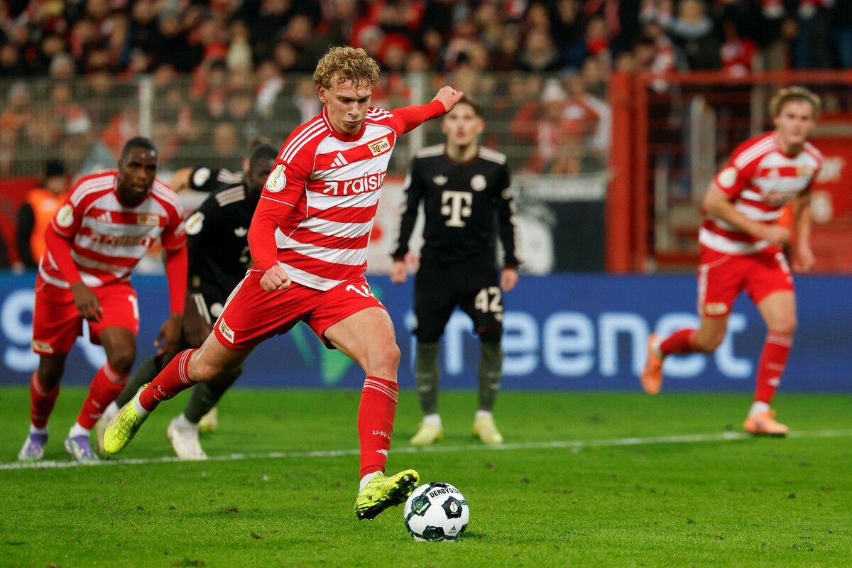 Zwei Elfertore von Leopold Querfeld, der zudem bei einem Kopfball Pech hatte.⇒apa