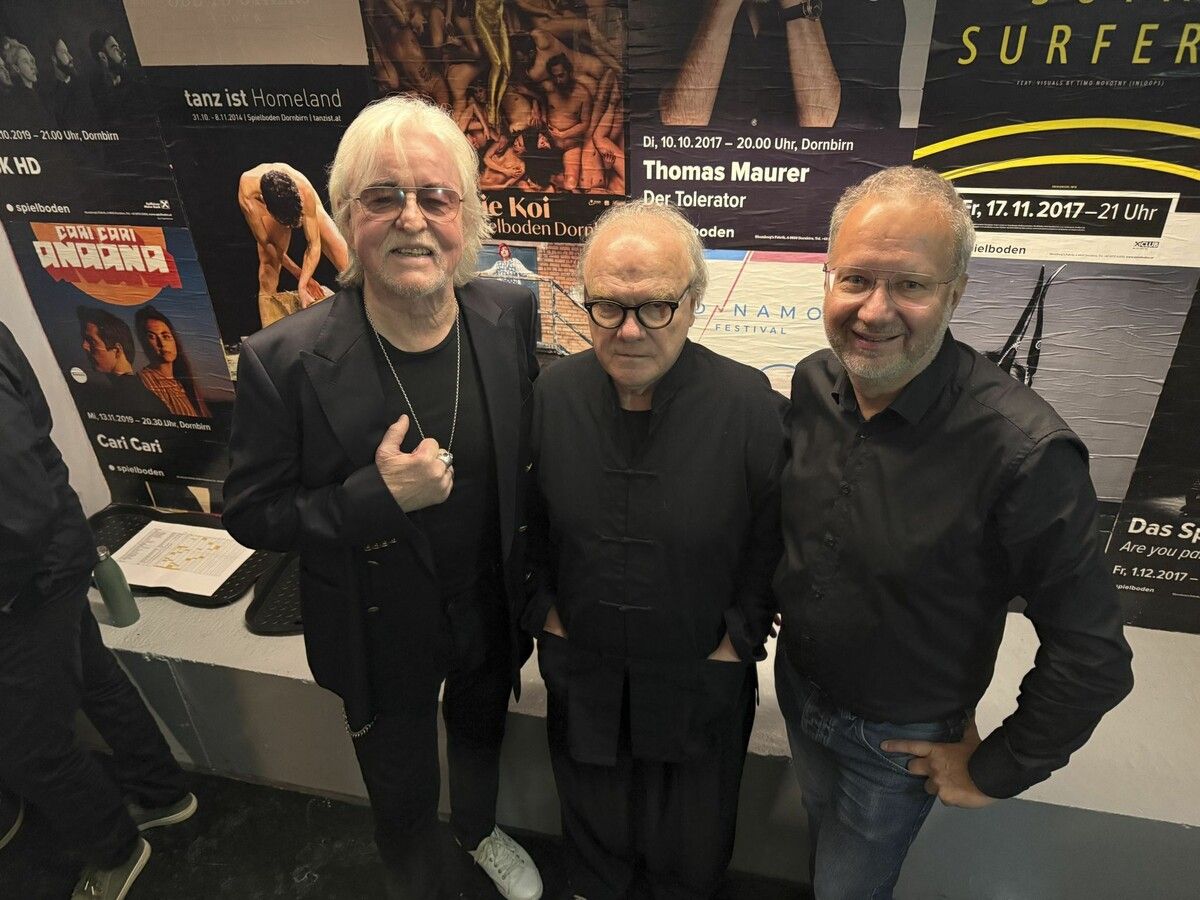 Absolute Fixstarter: Reinhold Bilgeri und Michael Köhlmeier mit Krebshilfe-Präsident Bernd Hartmann.