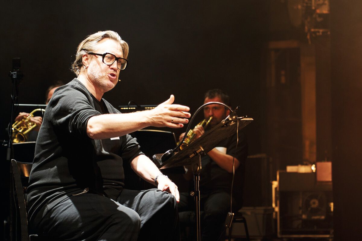 Am 21. April gastiert „Holzfällen“ mit der Musicbanda Franui und Nicholas Ofczarek im Festspielhaus Bregenz.⇒Tommy Hetzel