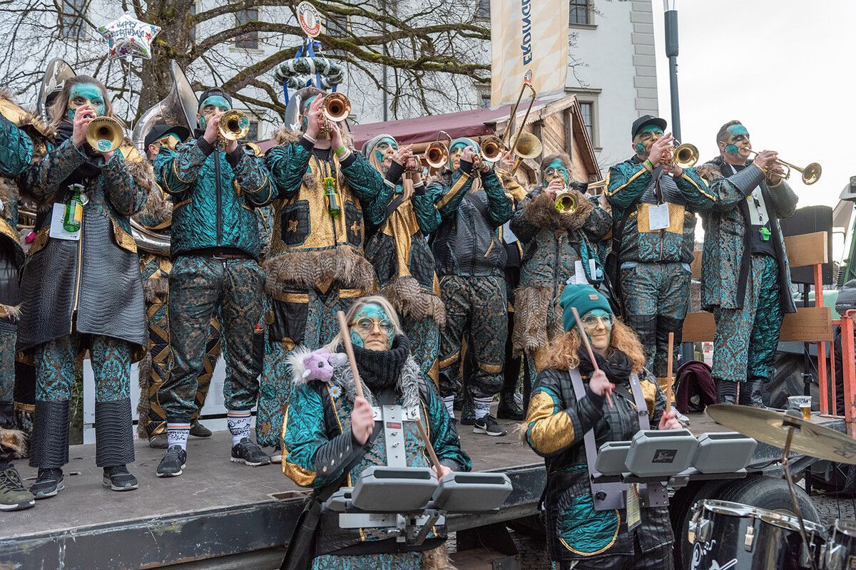 Am kommenden Samstag steigt in Hohenems das Monsterkonzert.⇒Emser Palast-Tätscher