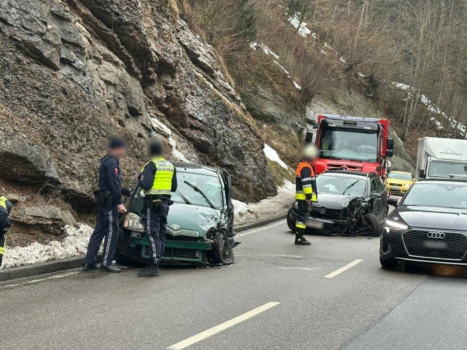 Am Mittwochmittag kam es in Bregenz-Fluh zu einem Verkehrsunfall. ⇒VOL.AT/Mayer (3)