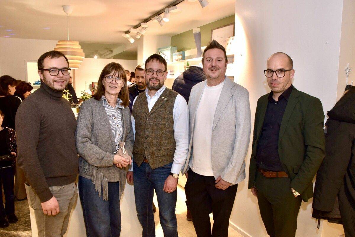 Andreas Fritz-Wachter, Natascha Arzberger, Marco Beyweiss-Giesriegl, Stefan Kofler und Simon Bitsche (v. l.) bei der Eröffnungsfeier des MontiSana Sanitätshauses. ⇒SCO (3)