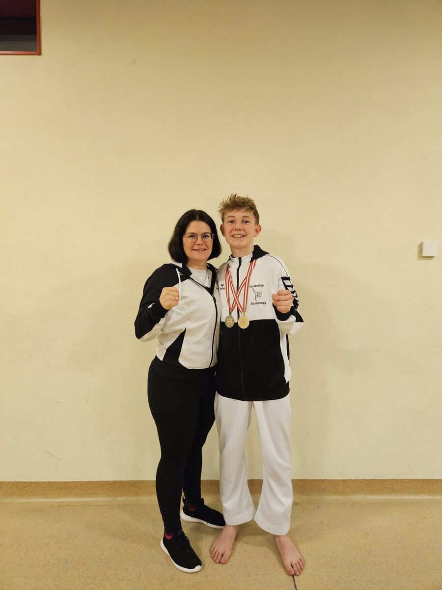 Armin Tenschert gewann Bronze im Einzel und Gold mit dem Team.⇒ Karateclub Blumenegg