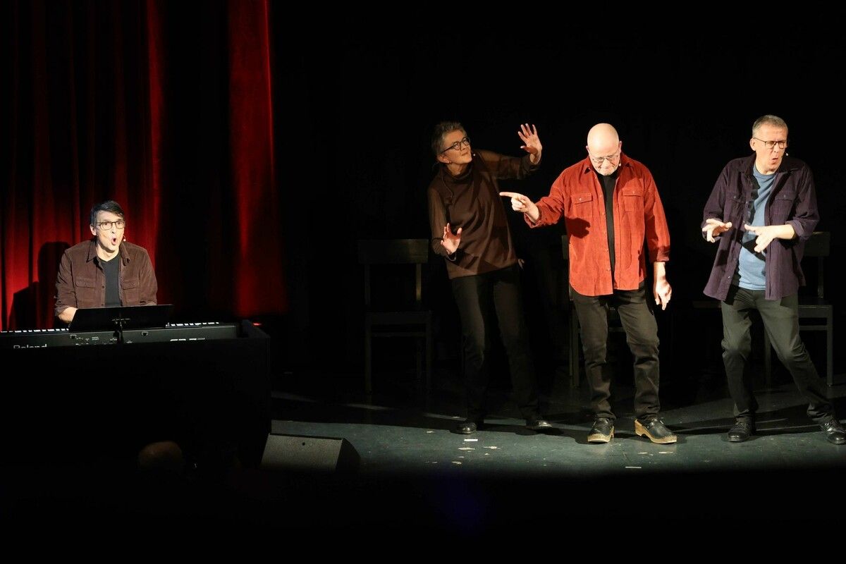 Auch bei ihrem achten Programm zeigten „Die Spechte“ Sprachwitz und Temperament.⇒ame (3)