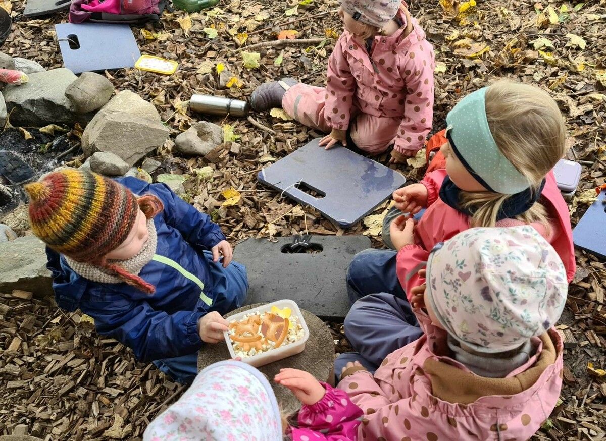 Auch Tageseltern und private Kindergartengruppen sind vom Umbau in Form von Fixförderungen betroffen. ⇒Handout
