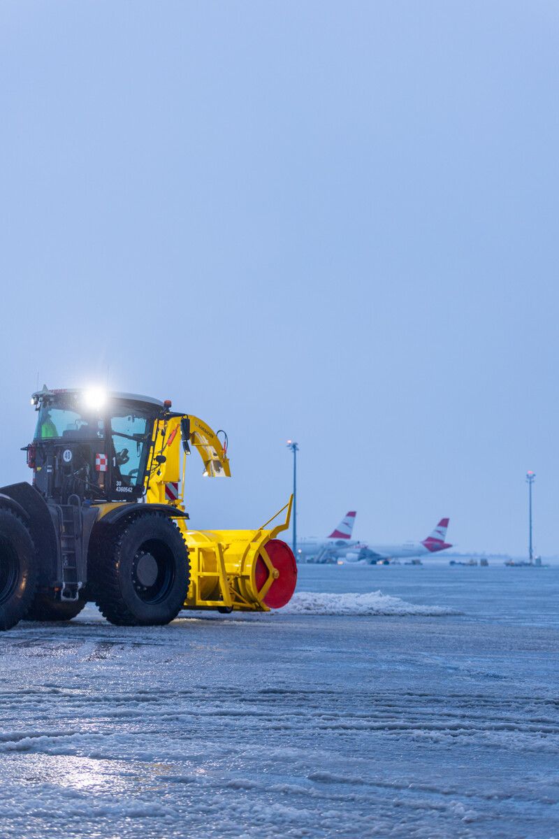 Auf den Rollpisten hatte sich gestern eine dicke Eisschicht gebildet.⇒Apa/FH Wien