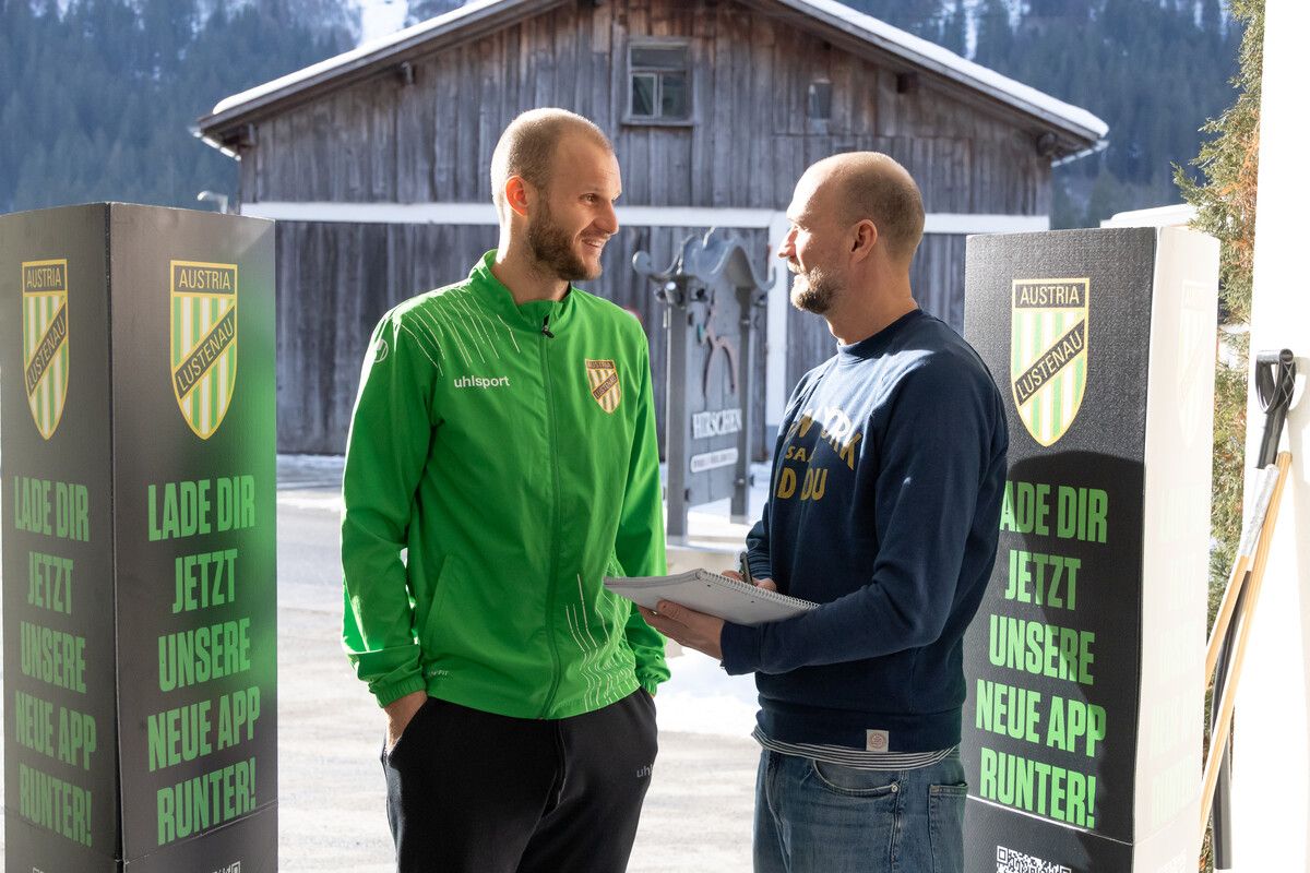 Austria Lustenaus Kapitän Matthias Maak nahm sich beim Trainingslager in Schoppernau Zeit für ein Gespräch mit VN-Redakteur Markus Krautberger.⇒VN/hartinger