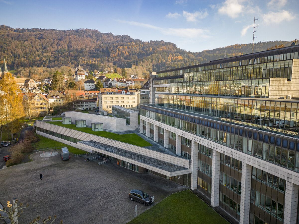 Beim Sparen in der Verwaltung mahlen die Mühlen langsam.⇒VN/Paulitsch