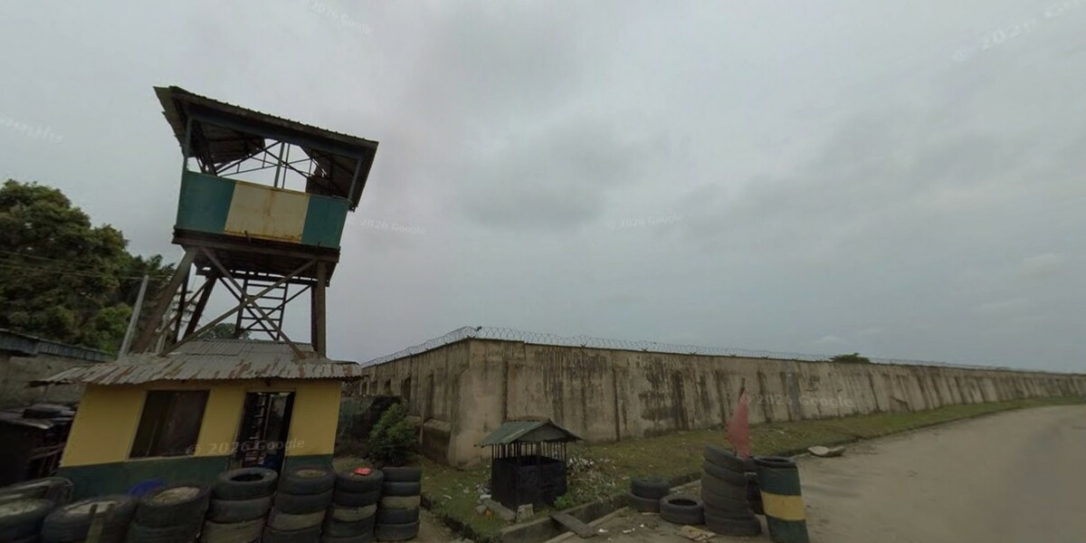 Berühmt und berüchtigt: Das „Kirikiri Maximum Security Prison“ in Lagos: Hier war der Lustenauer viele Monate inhaftiert. ⇒⇒GOOGLE STREETVIÉW