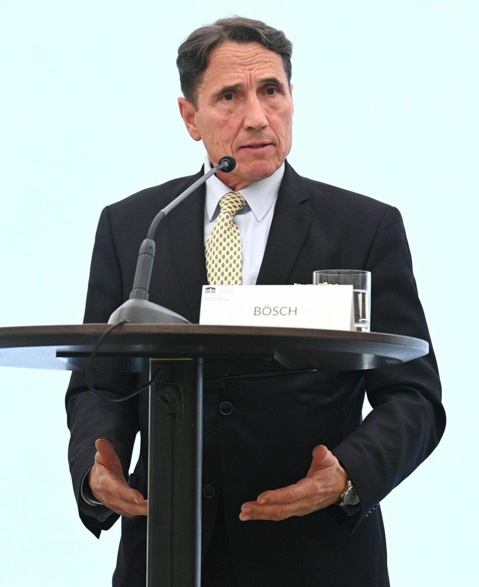 Bösch: „Der Zivildienst muss nicht nur verlängert werden, es muss auch eine Übungspflicht für Zivildiener eingeführt werden.“ APA